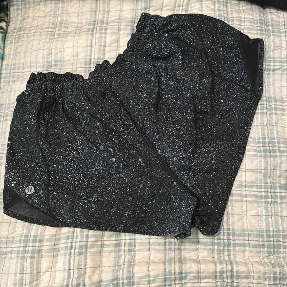 Lululemon hotty hot high rise short color is black with white spots size…